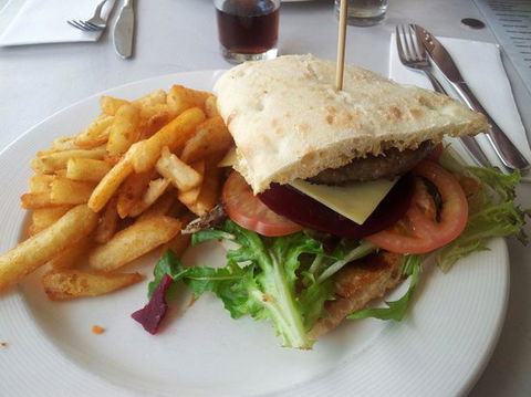 Clocktower Hotel - Great Ocean Road Restaurant 0