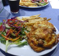 Queens Beach Motor Hotel - Great Ocean Road Restaurant