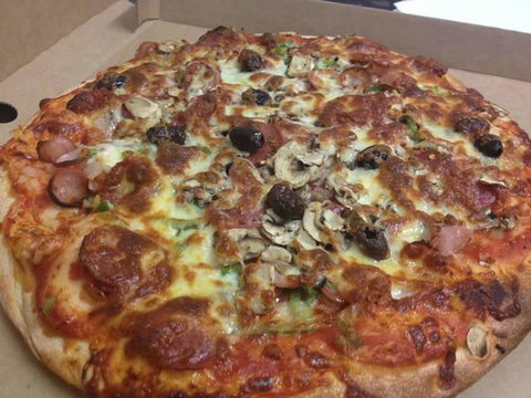 Eat-a-Pizza - Great Ocean Road Restaurant 0