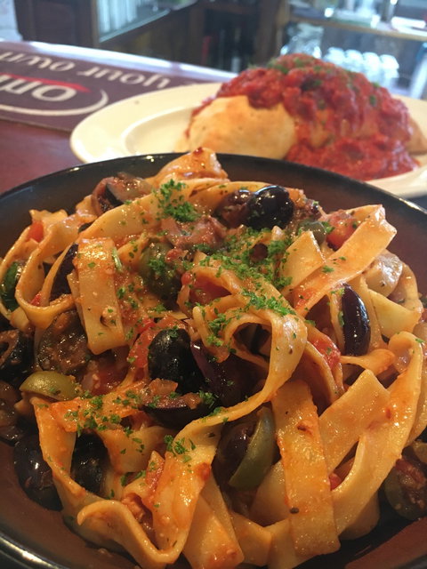 Eat-a-Pizza - Great Ocean Road Restaurant 2