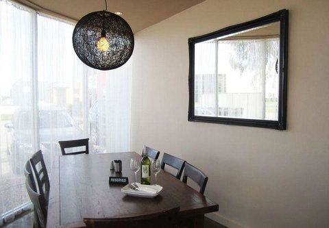 Braeside Eatery - Great Ocean Road Restaurant 7