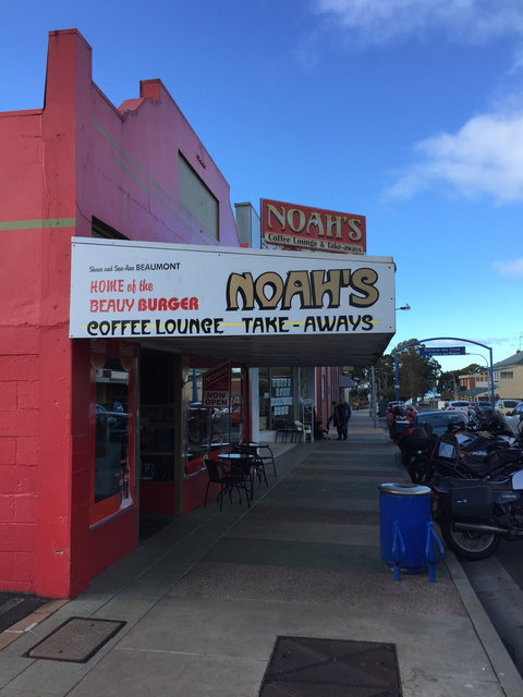 Noah's Coffee Lounge & Takeaway - Great Ocean Road Restaurant 2