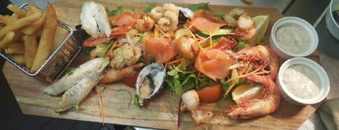 The Fox & Hounds Inn Restaurant - Great Ocean Road Restaurant 0