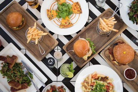 The Northshore Tavern - Great Ocean Road Restaurant 0