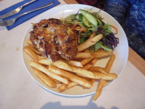 Beach Hotel - Great Ocean Road Restaurant 0