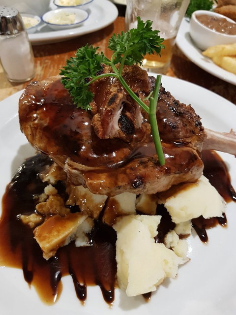 The Royal Oak Hotel - Great Ocean Road Restaurant 8