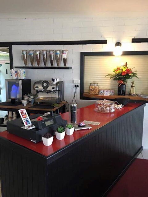 Meningie's Waterfront Cafe - Great Ocean Road Restaurant 3
