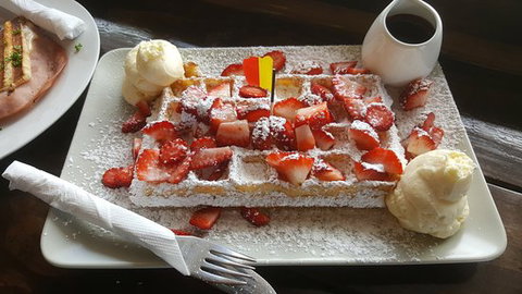 Two Bees Cafe - Great Ocean Road Restaurant 0