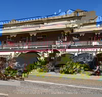 Railway Hotel Pub - Great Ocean Road Restaurant