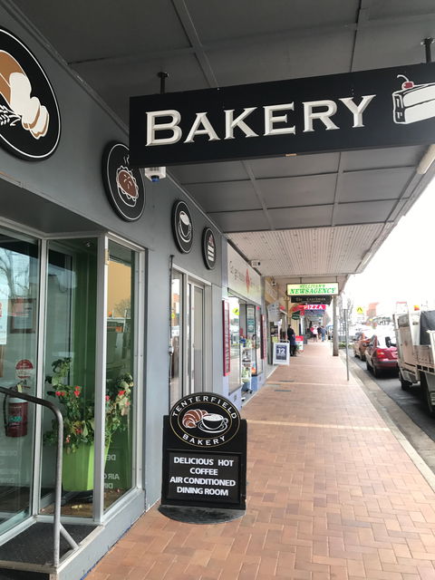 Tenterfield Bakery - Great Ocean Road Restaurant 4