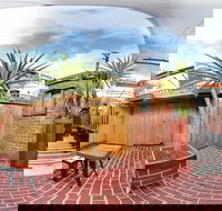 Two Hands Rooftop  Beer Garden Eatery - Great Ocean Road Restaurant