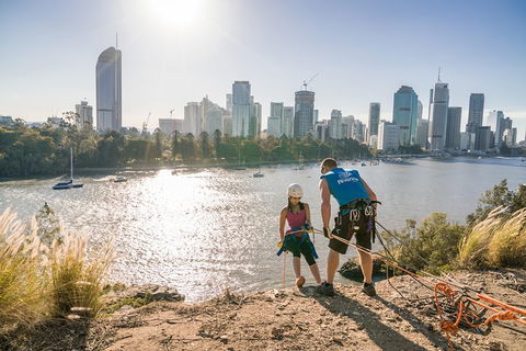 Abseiling The Kangaroo Point Cliffs In Brisbane - Great Ocean Road Restaurant 1