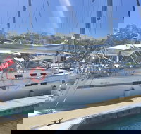 Sailing Curlew Escape on Moreton Bay - Great Ocean Road Restaurant