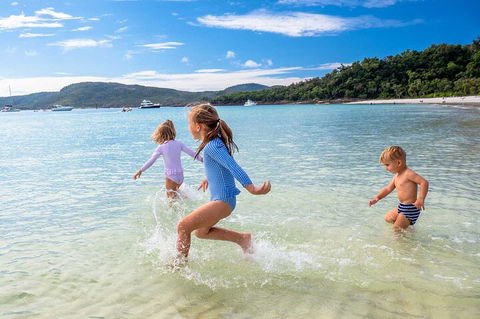 Whitehaven Beach And Daydream Island Cruise - Great Ocean Road Restaurant 3