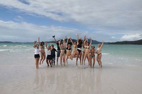 2-Night Whitsundays Sailing Cruise Incl. Whitehaven Beach & Great Barrier Reef - Great Ocean Road Restaurant 4