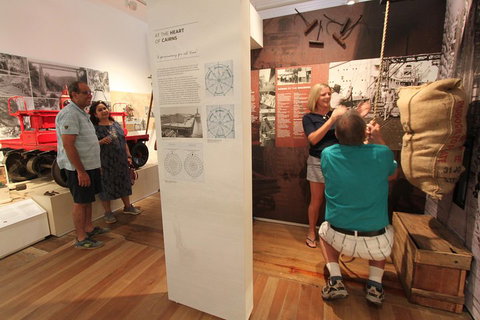 Cairns Aquarium And Small Group City Sightseeing Tour - Great Ocean Road Restaurant 1